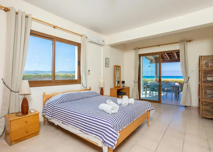 Blue Bay Thea * Mavroli